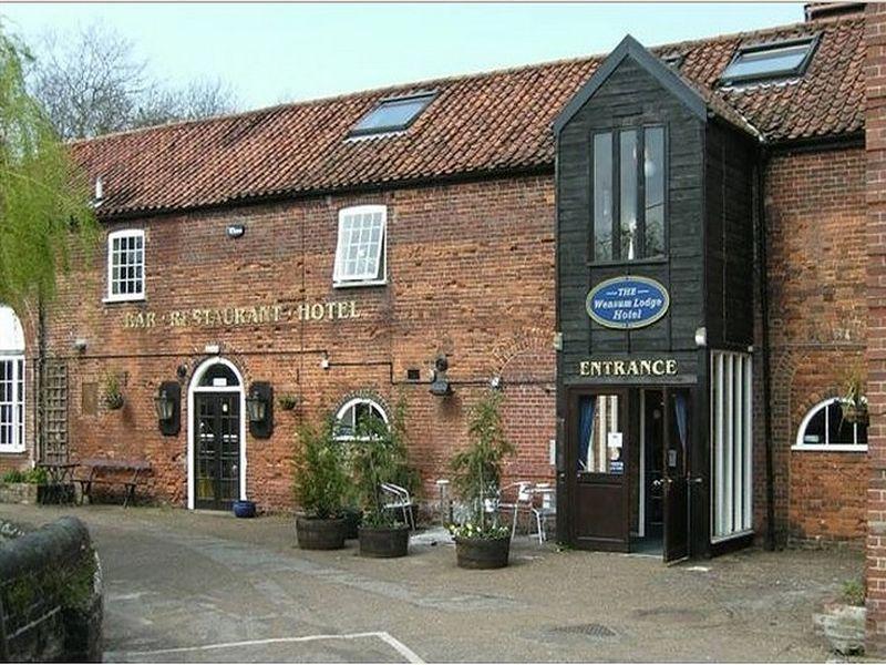 The Wensum Lodge Hotel Fakenham Exterior photo